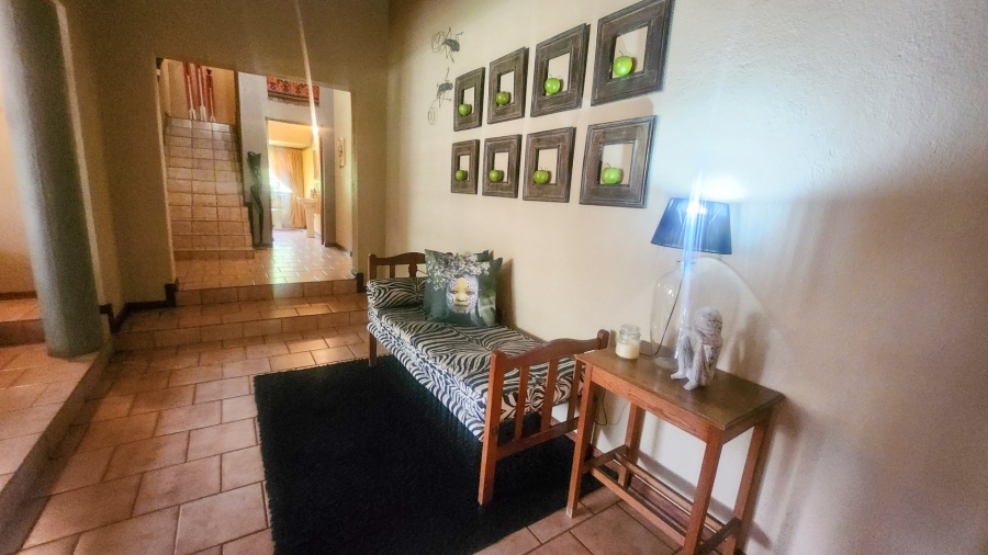 5 Bedroom Property for Sale in Wilkoppies North West